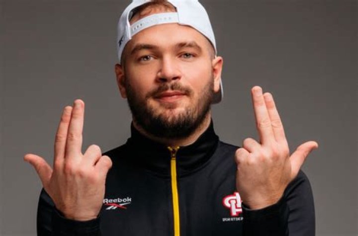 Fortune Jul, Salaire & Biographie